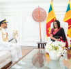අභිනව නාවික හමුදාපති, අග්‍රාමාත්‍යතුමිය හමුවෙයි
