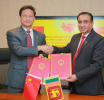 පාසල් නිල ඇඳුම් රෙදි ලබාදීම සඳහා සහතිකපත් හුවමාරු කෙරේ