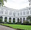 ජනාධිපති මන්දිරවල පිටස්තර පුද්ගලයන් නවාතැන් ගෙන ඇති බවට මාධ්‍යවල පළව ඇති පුවත සම්බන්ධව