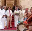 කොළඹ වාර්ෂික වේල් උත්සවයේ රිදී රිය පෙරහැර ජනාධිපති ලේකම් කාර්යාලය අසලදී ජනාධිපති ලේකම් විසින් පිළිගනී