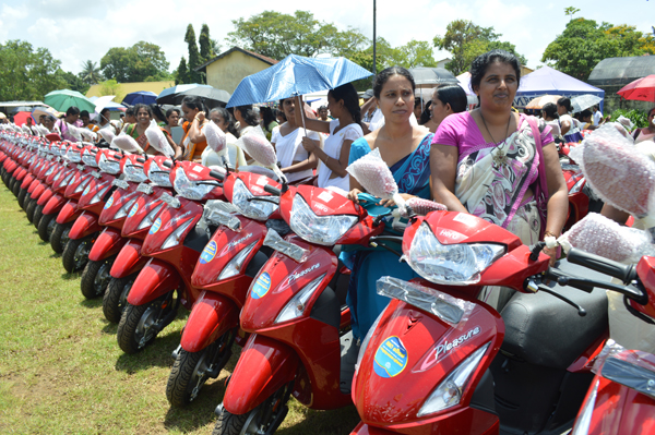 Hand over the Motor bike for Government Officers  Kalutara 4