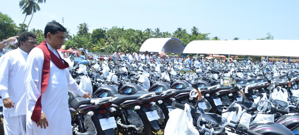 Hand over the Motor bike for Government Officers  Kalutara 5