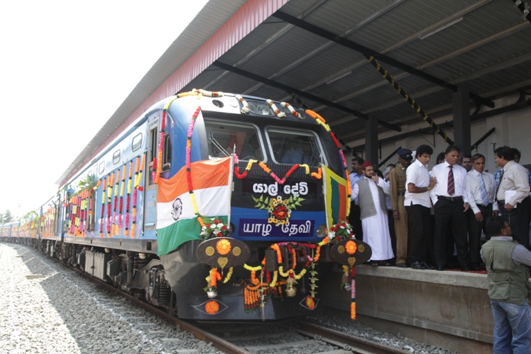 president opened  Jaffna railway station 2
