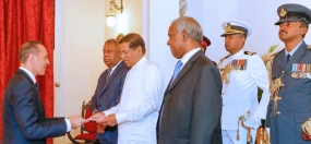 තානාපතිවරු සහ මහකොමසාරිස්වරු අක්තපත්‍ර භාරදෙති