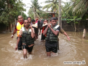 ගංවතුරෙන් විපතට පත් ජනතාවට යුද හමුදාව සහන සලසයි