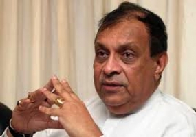 මින් ඉදිරියට පරිපාලනයට දේශපාලන බලපෑම් නැහැ- අමාත්‍ය කරු ජයසූරිය