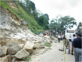 ආපදා සහන සේවා සඳහා රුපියල් ලක්ෂ 700 ක් රත්නපුරයට