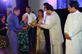 කෑගල්ලේ පුද්ගලයින් 300කට හිමිකම් ඔප්පු