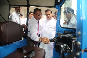 ත්‍රීරෝදරථ සඳහා ආරක්ෂක බඳපටි සවිකිරීමේ වැඩපිළිවෙළක්