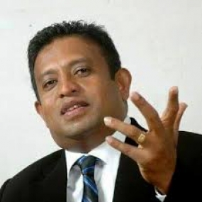 ලිහිසි තෙල් මෙරට දීම නිෂ්පාදනය කර වැඩි ආදායමක්  ලබාගැනීමට වැඩපිළිවෙලක්