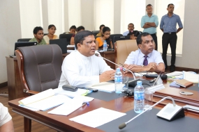 සංවර්ධන ව්‍යාපෘති සඳහා වෙන් කළ මුදල් වැය කරන්න - ස්වදේශ කටයුතු අමාත්‍ය