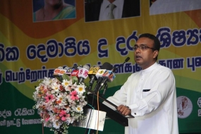 විදේශ ගත ශ‍්‍රමිකයින්ගේ ජීවිත උකසට තබන්නේ නෑ - විදේශ රැකියා නියෝජ්‍ය අමාත්‍ය