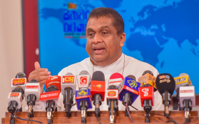 විදේශිකයන්ට අප්‍රේල් 15 වනදා සිට ගුවන් තොටුපළේදීම මෙරට රියදුරු බලපත්‍රය ලබා ගැනීමේ අවස්ථාව හිමි වෙනවා – ප්‍රවාහන රාජ්‍ය අමාත්‍ය ලසන්ත අලගියවන්න මහතා