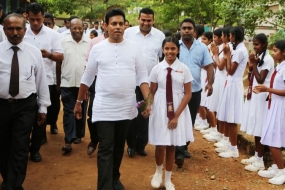 උතුරු මැද ප්‍රධාන අමාත්‍යවරයා පොලොන්නරුවේ පාසල්වල සංවර්ධන කටයුතු සොයාබලයි