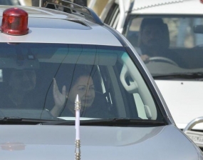 AIADMK general secretary Jayalalithaa on her way to the Parappana Agrahara court complex in Bangalore