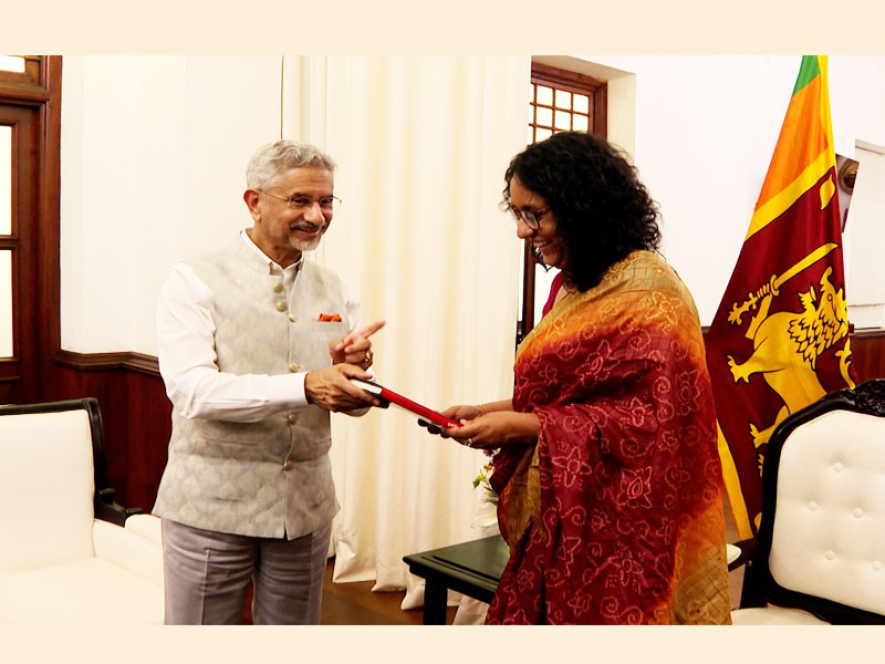 ඉන්දීය විදේශ ඇමති ශ්‍රී ලංකා අගමැතිනිය  හමුවෙයි