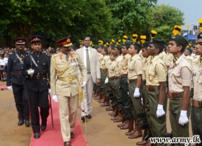 නව යුද හමුදාපතිවරයාට රාජකීය විදුහලෙන් උපහාර