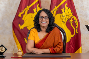 ආර්ථික වශයෙන් ශක්තිමත් දේශයක දරුවන් දැනුමෙන් සන්නද්ධ කිරීම අපගේ දැක්මයි - අගමැතිනිය