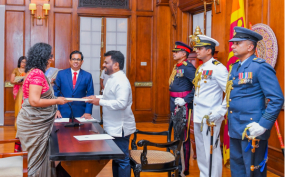 නව අග්‍රාමාත්‍යවරිය ලෙස හරිනි අමරසූරිය දිවුරුම් දෙයි