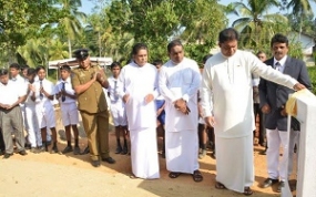 කහදූව ද්විතීක පාසල සඳහා නව තෙමහල් ගොඩනැගිල්ලක්