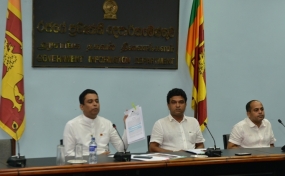 නිලධාරීන් දේශපාලන තීන්දු ක්‍රියාත්මක කිරීමේ දී සැලකිලිමත් විය යුතුයි