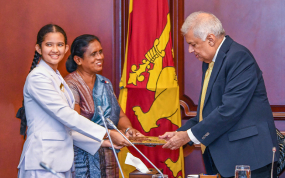 කඩවත මහාමායා බාලිකා විද්‍යාලයේ ශිෂ්‍ය පාර්ලිමේන්තු සභිකයන් ජනපති සමඟ හමුවක