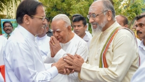 රට ගැන නොසිතා බලය ගැන පමණක් සිතන දේශපාලනඥයින් ජනතාව විසින් හඳුනාගතයුතුයි - ජනපති