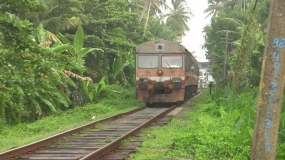 කැලණිවැලි දුම්රිය අද හෙට සම්පූර්ණයෙන්ම වැසේ