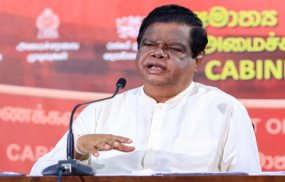 වර්ජන හේතුවෙන් රටේ ආදායම ලැබෙන්නේ නැතිනම් වැටුප් ඉබේම නැති වෙනවා - කැබිනට් ප්‍රකාශක ජනමාධ්‍ය අමාත්‍ය ආචාර්ය බන්දුල ගුණවර්ධන