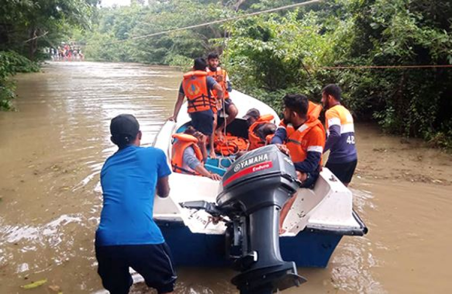 ගංවතුර ආපදාවට නාවික හමුදා සහන කණ්ඩායම් සීරුවෙන්